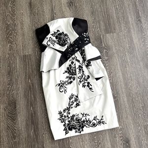 NWT KAREN MILLEN Black & White Dress, 6us